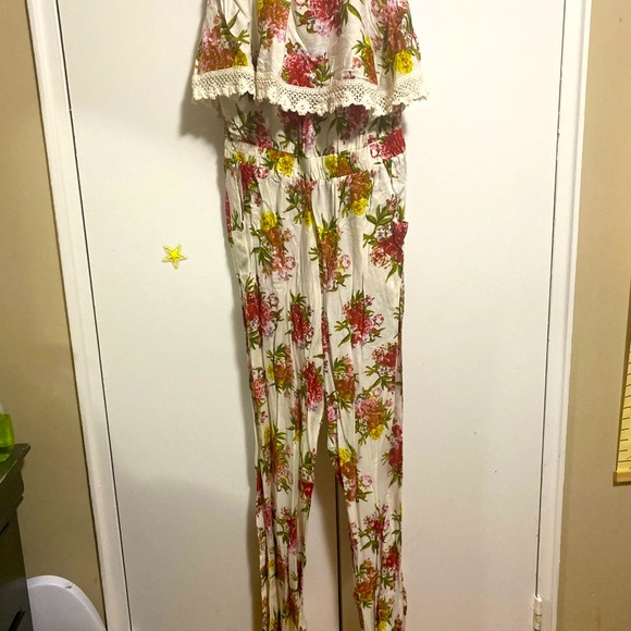 Love brand Flowery jumpsuit/ romper - Picture 1 of 4